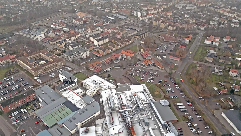 Panoramabild över Nybro - med Kährs i förgrunden.